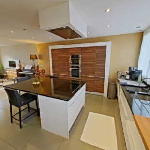 Appartement  4 pièce(s) 135 m2