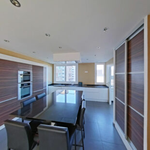 Appartement  4 pièce(s) 135 m2