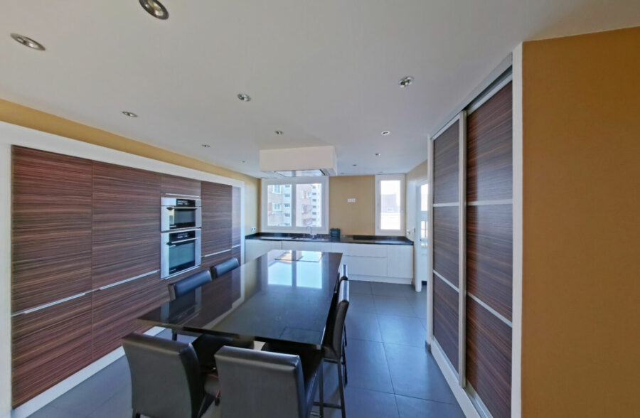 Appartement  4 pièce(s) 135 m2