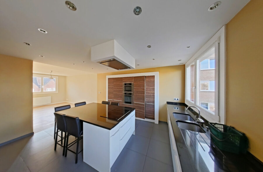 Appartement  4 pièce(s) 135 m2