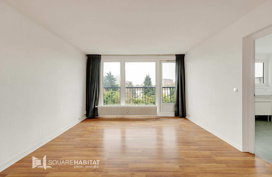 LILLE CORMONTAIGNE : Grand T2 avec balcon terrasse, cave et garage