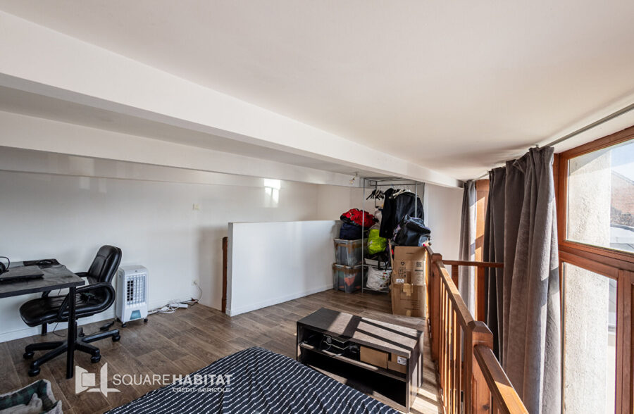 LILLE SAINT-MICHEL-WAZEMMES : TI BIS AVEC CAVE ET PLACE DE PARKING PRIVATIVE