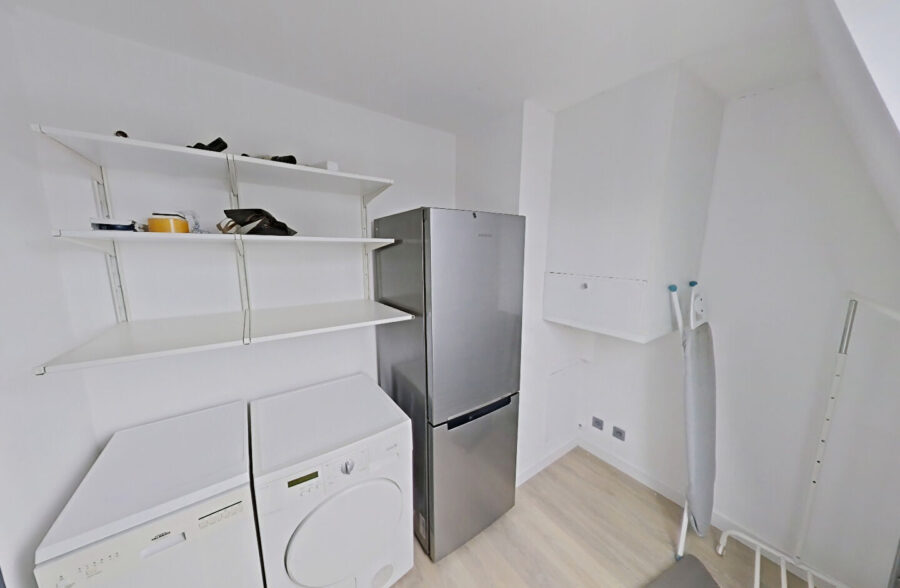 A LOUER STUDIO MEUBLE