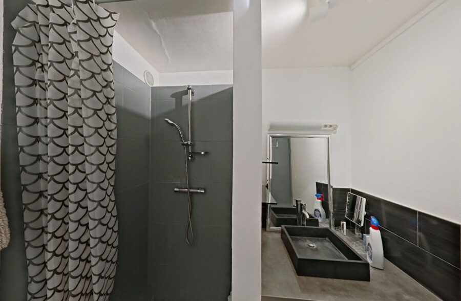 A LOUER STUDIO MEUBLE