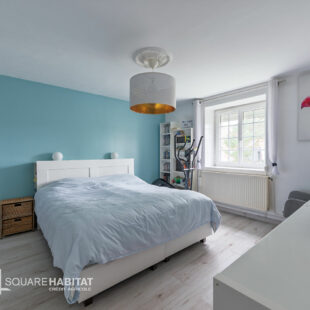 En impasse dans un lotissement prisé proche métro, belle semi-mitoyenne rénovée avec garage