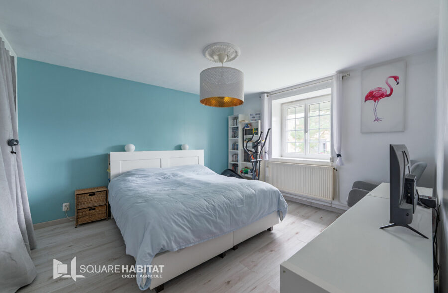 En impasse dans un lotissement prisé proche métro, belle semi-mitoyenne rénovée avec garage