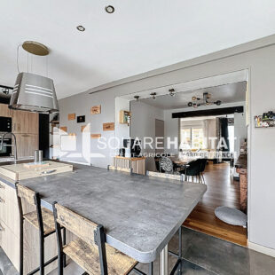 Maison rénovée avec charme et confort ! Secteur familial proche écoles et commerces!