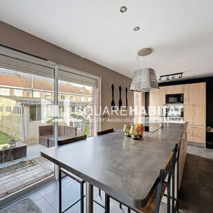 Maison rénovée avec charme et confort ! Secteur familial proche écoles et commerces!