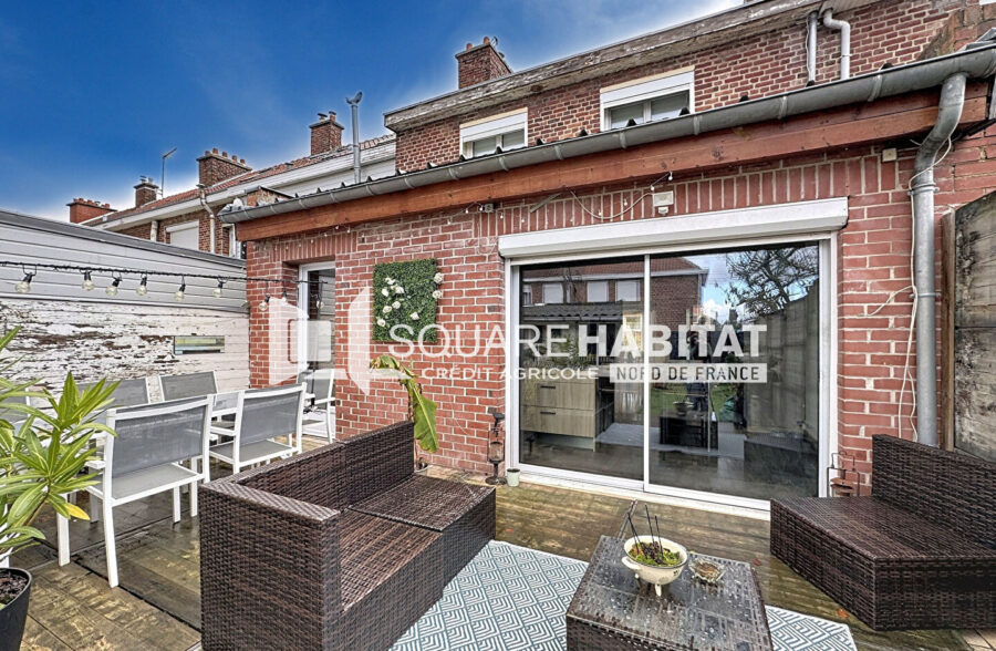 Maison rénovée avec charme et confort ! Secteur familial proche écoles et commerces!