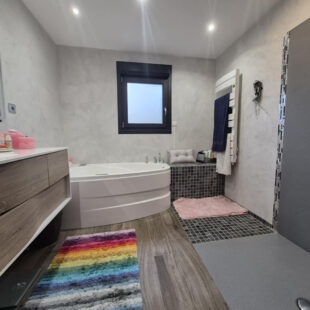 Maison Haspres 5 pièce(s) 137 m2