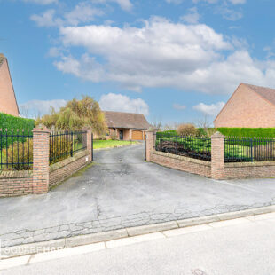 Pavillon de plain pied individuel ,très grande parcelle !