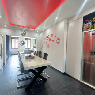 Maison de ville moderne avec piscine