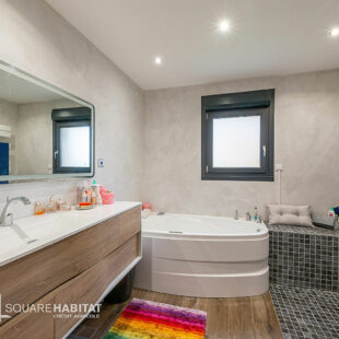 Pavillon de plain pied individuel ,très grande parcelle !