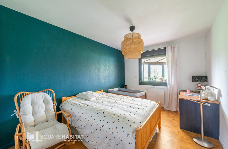 Pavillon de plain pied individuel ,très grande parcelle !