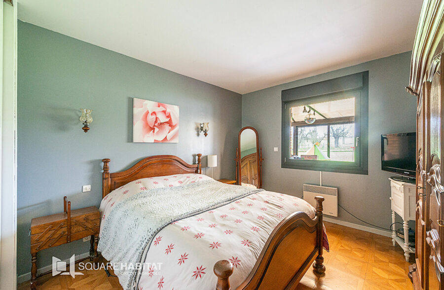 Pavillon de plain pied individuel ,très grande parcelle !