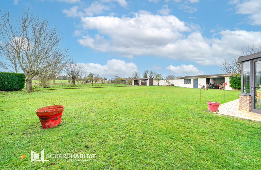 Pavillon de plain pied individuel ,très grande parcelle !