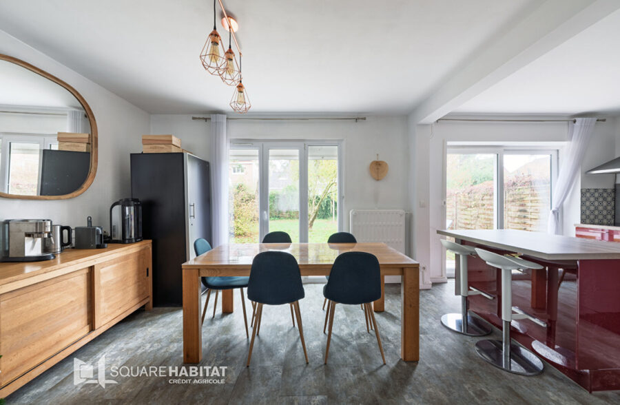 En impasse dans un lotissement prisé proche métro, belle semi-mitoyenne rénovée avec garage