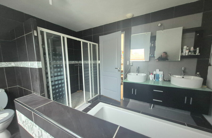 Pavillon individuel semi plain-pied 4 chambres