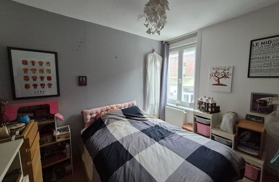 Croix, maison 85 m², 3 chambres + cour