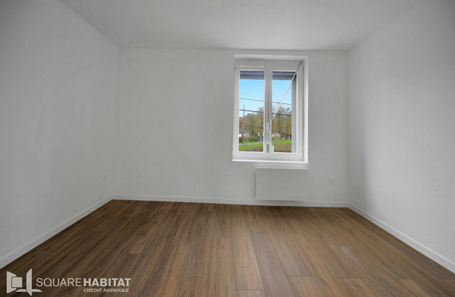 Maison semi individuelle entièrement rénovée  2 Chambres Jardin à Burbure