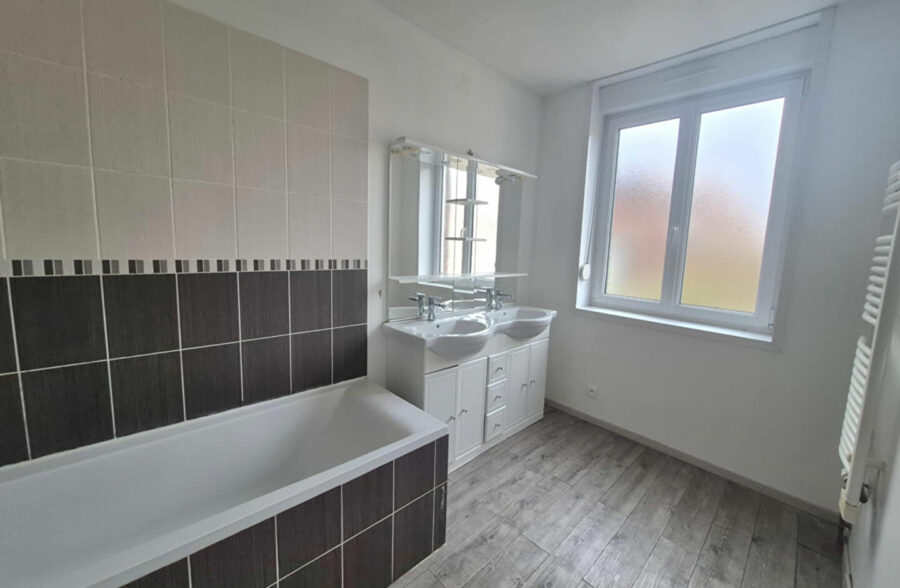 Maison de ville Lillers 3 chambres 1 buanderie cour