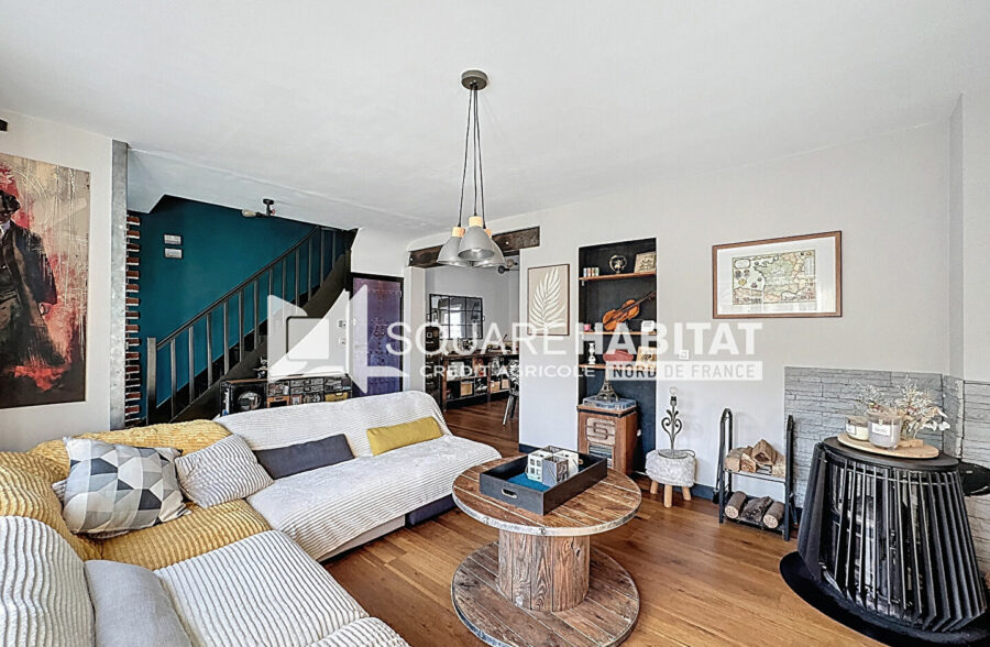 Maison rénovée avec charme et confort ! Secteur familial proche écoles et commerces! &nbsp;Sous compromis&nbsp;