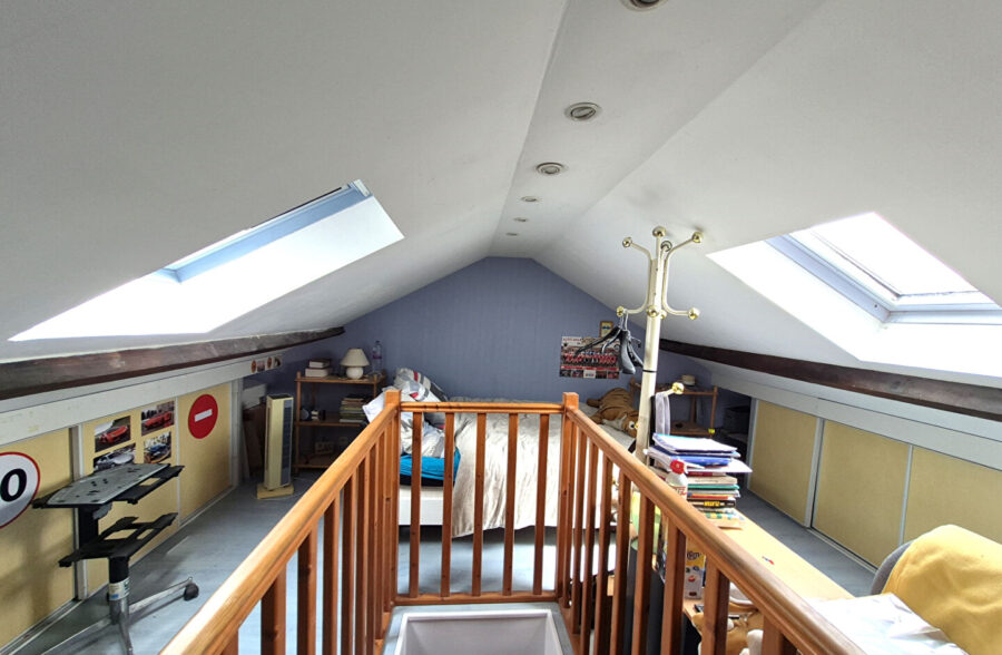 Très jolie maison 1930 en centre ville, 3 chambres, jardin, garage.