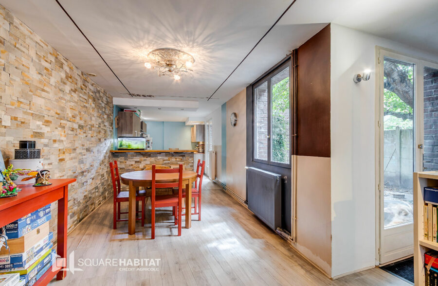 Maison familiale de 118 m² avec extérieur sur la rue jules Guesde, proche métro Euro téléport