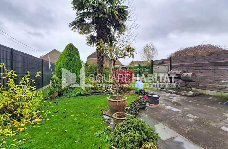 Maison avec jardin 3 chambres, garage 2 voitures + 2 places de parking privatives