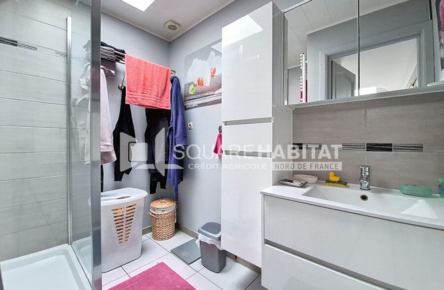 Maison avec jardin 3 chambres, garage 2 voitures + 2 places de parking privatives