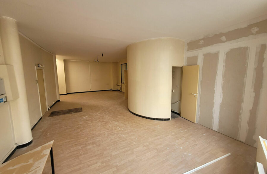 local commercial 83m²