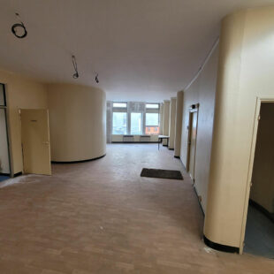 local commercial 83m²