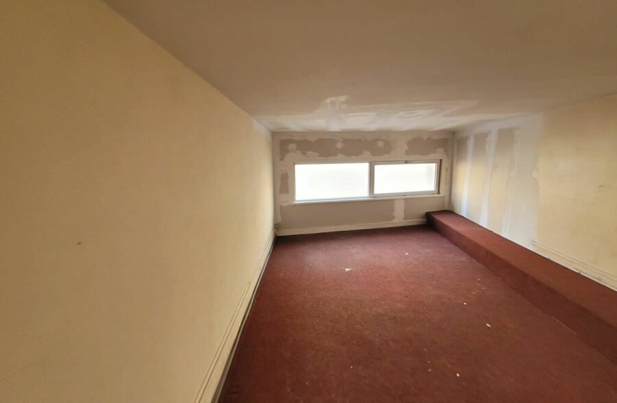 local commercial 83m²