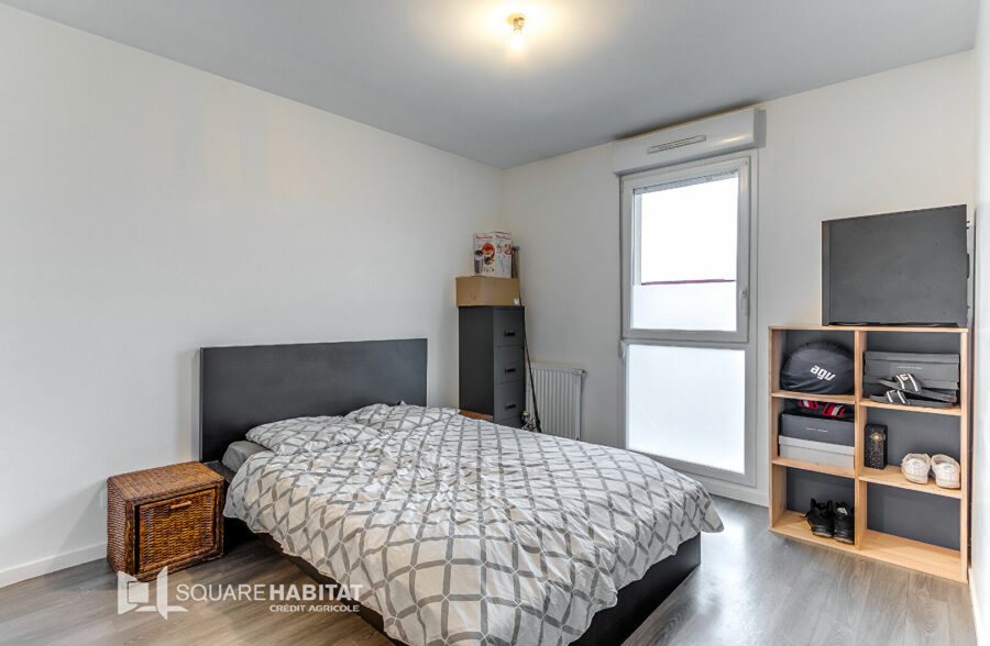 Appartement  2 pièces 45m2 avec balcon et place de parking