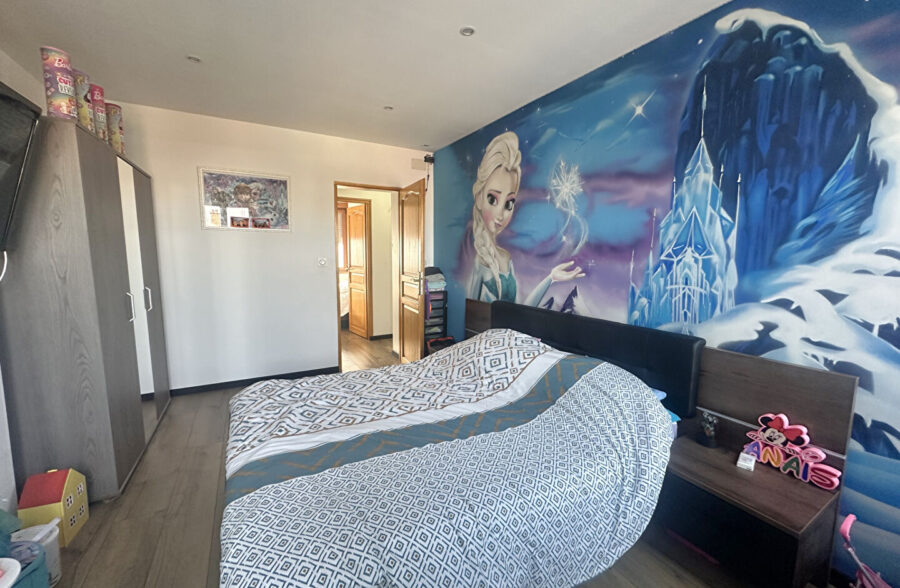 Maison de ville moderne avec piscine