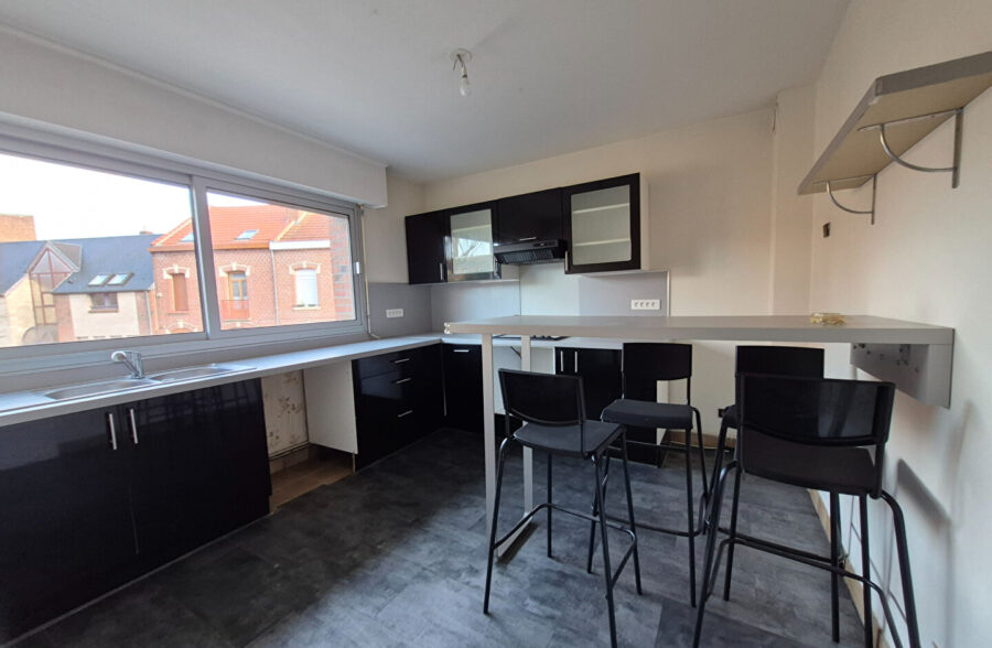 Maison Lens 5 pièce(s) 118 m2 , garage , jardin.