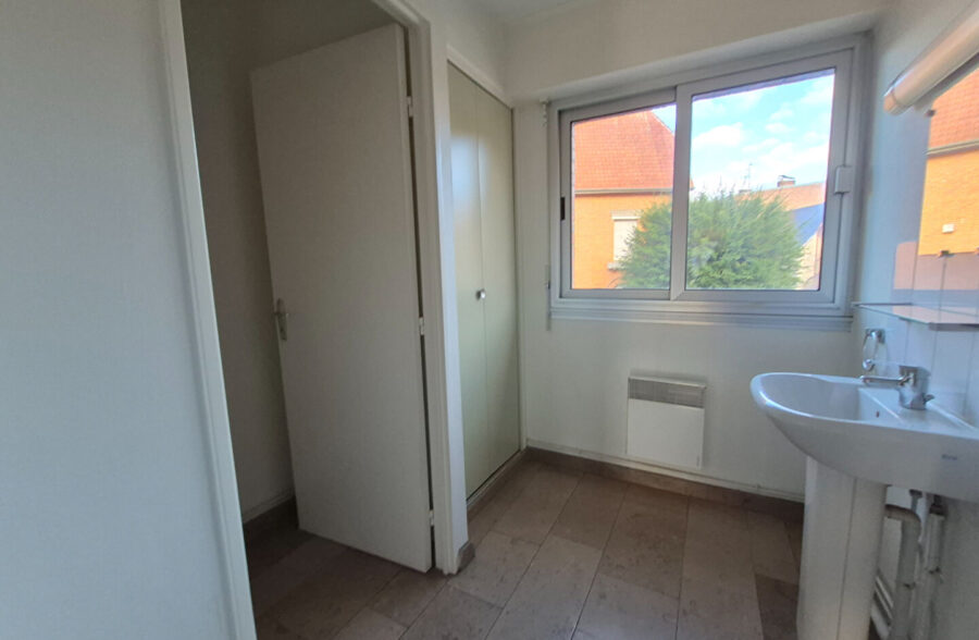 Maison Lens 5 pièce(s) 118 m2 , garage , jardin.