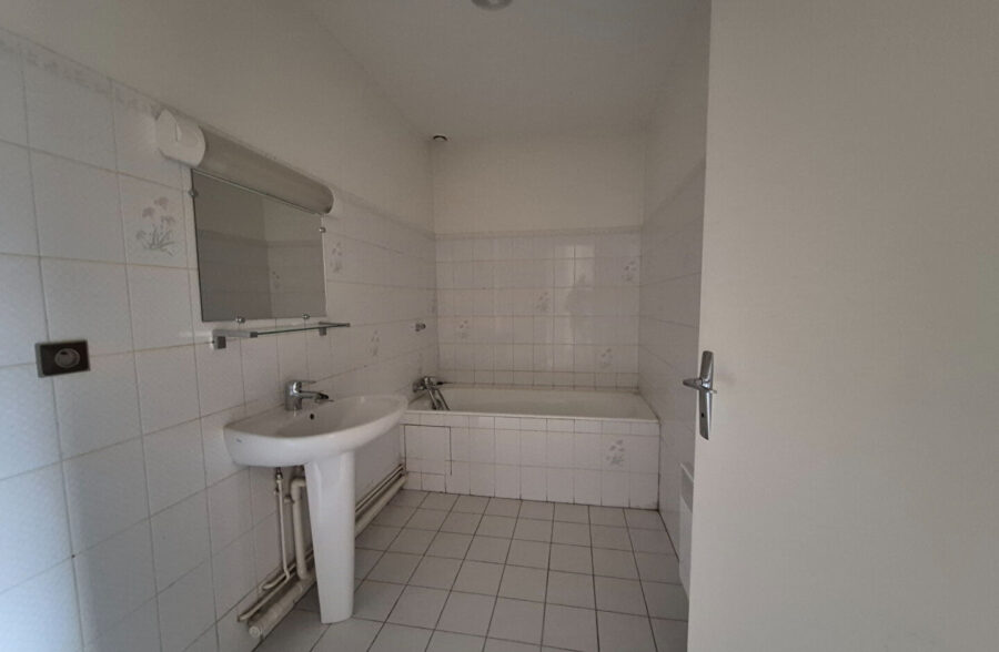 Maison Lens 5 pièce(s) 118 m2 , garage , jardin.