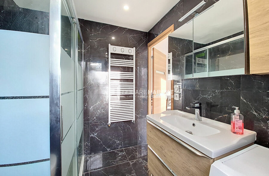 SECTEUR DES FRANCS- 1930 INTEGRALEMENT RENOVEE