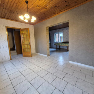 Maison semi individuelle ,jardin , garage !