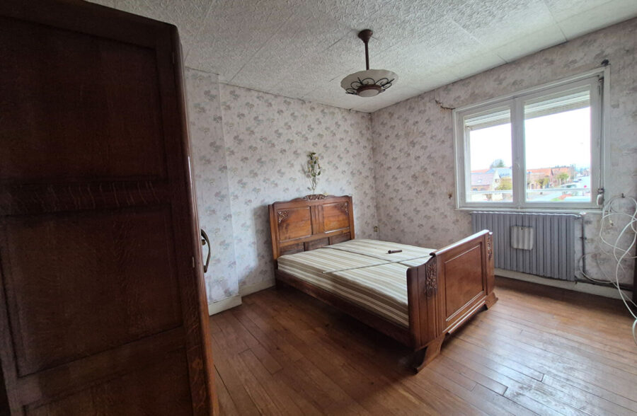 Maison semi individuelle ,jardin , garage !