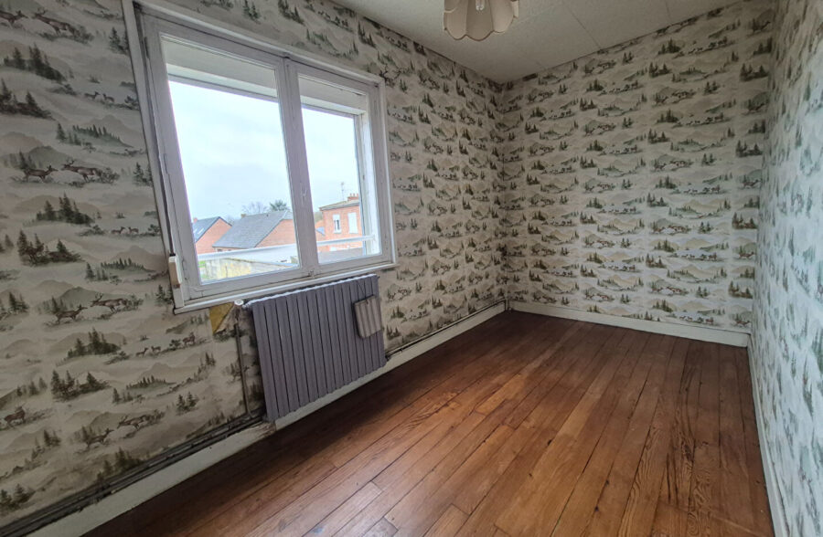 Maison semi individuelle ,jardin , garage !