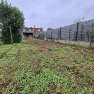 Maison semi individuelle ,jardin , garage !