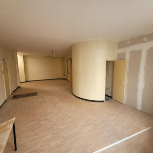 local commercial 83m²