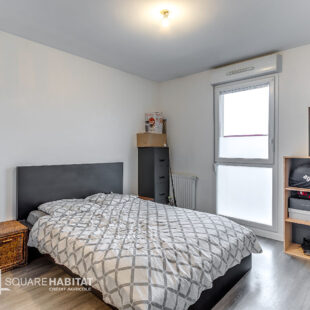 Appartement  2 pièces 45m2 avec balcon et place de parking