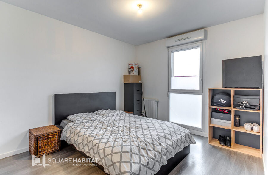 Appartement  2 pièces 45m2 avec balcon et place de parking