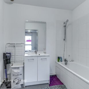 Appartement  2 pièces 45m2 avec balcon et place de parking