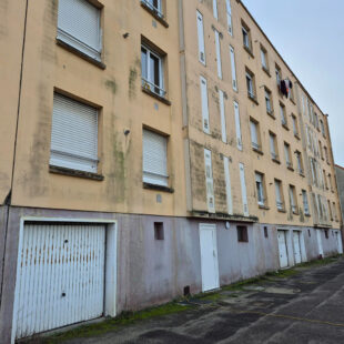 Garage fermé à 150M de la plage !