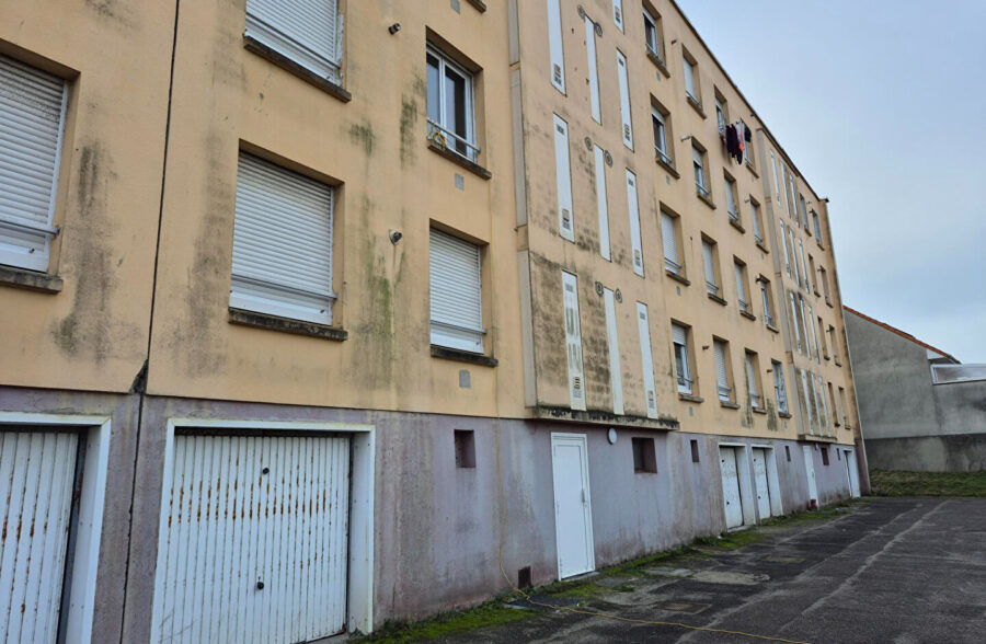 Garage fermé à 150M de la plage !