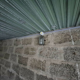 Garage fermé à 150M de la plage !